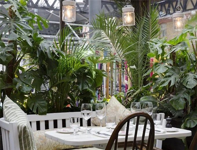 餐厅开在花园里，饮食与生态也能结合~